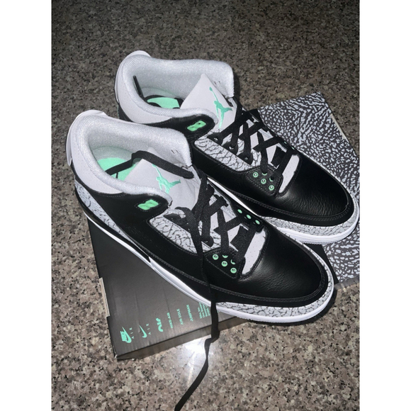Air Jordan 3 Retro Black Green Glow Sneaker CT8532-031 Men\'s Size 12.5 main image 6